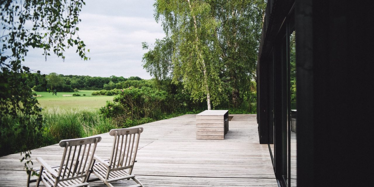 Is Online The Best Place To Find An Outdoor Area Rugs Sale?